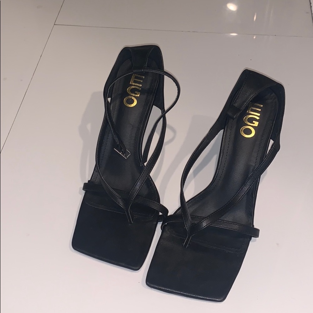 EGOO Square toe BLACK HEELS. WORN ONCE